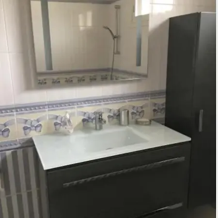 Le Cezanne, 200m Plage, Grand Balcon ,wifi, Appartement *