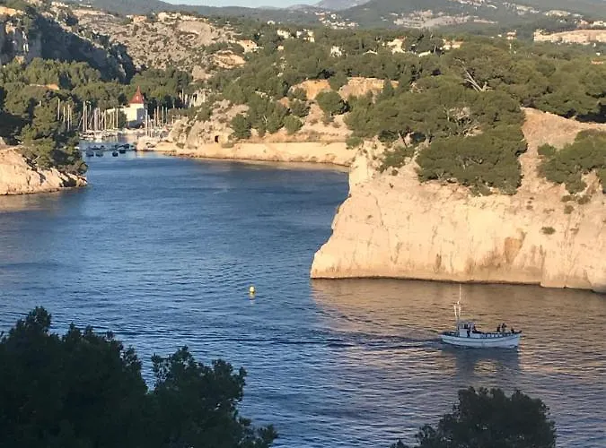 Le Cezanne, 200m Plage, Grand Balcon ,wifi, Apartament
